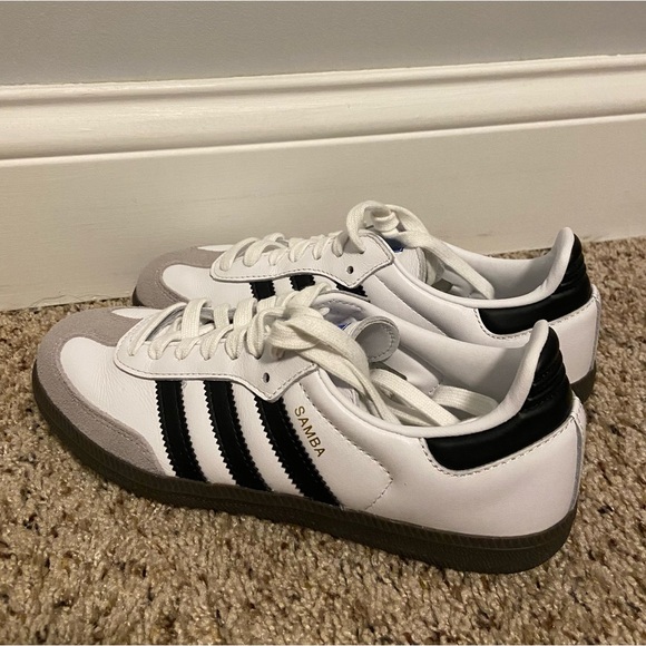 adidas Shoes - Adidas Samba 5